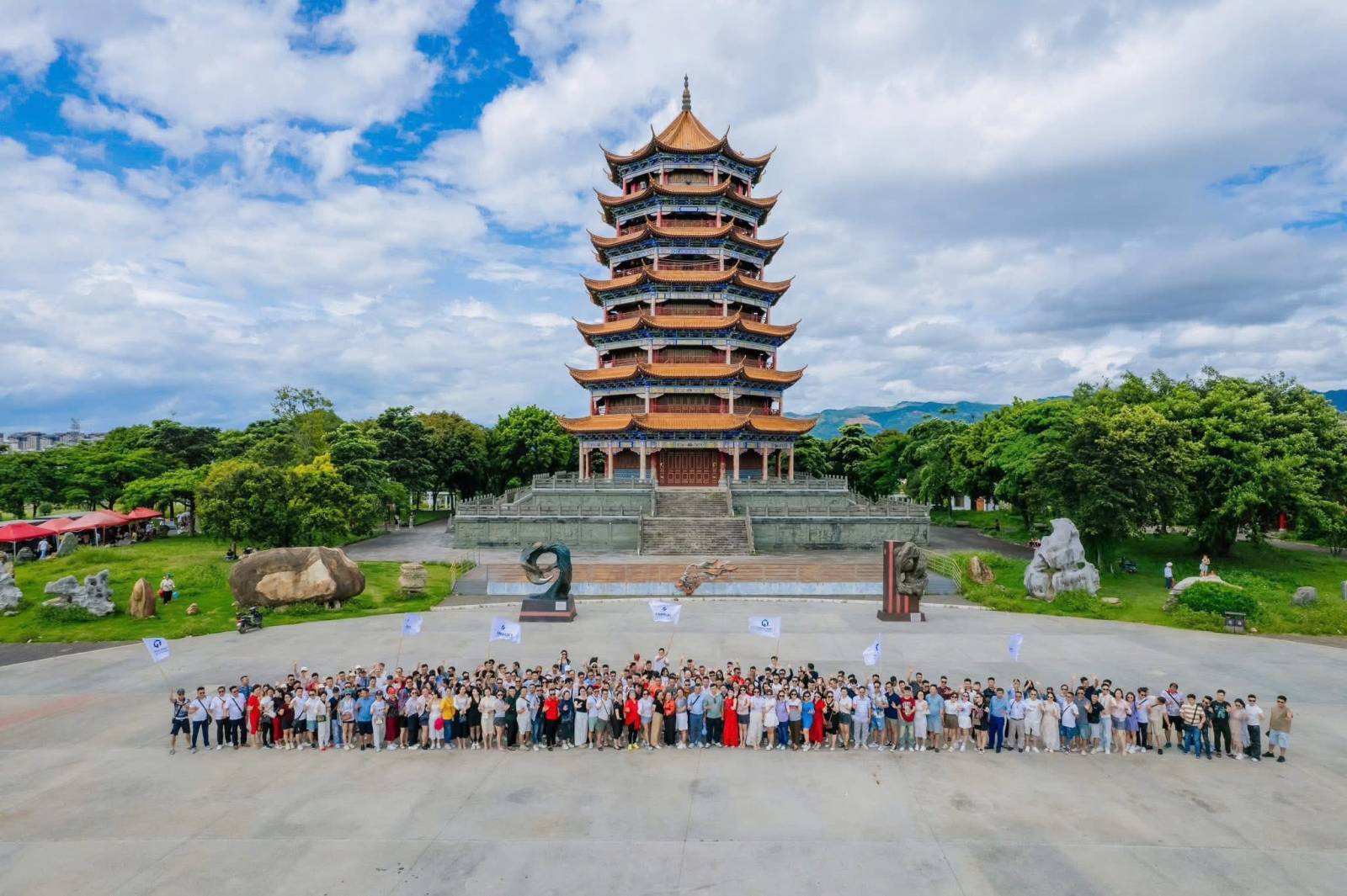 FARALAND VIỆT NAM | NÍ HẢO TRUNG HOA – HÀNH TRÌNH VINH DANH RỰC RỠ