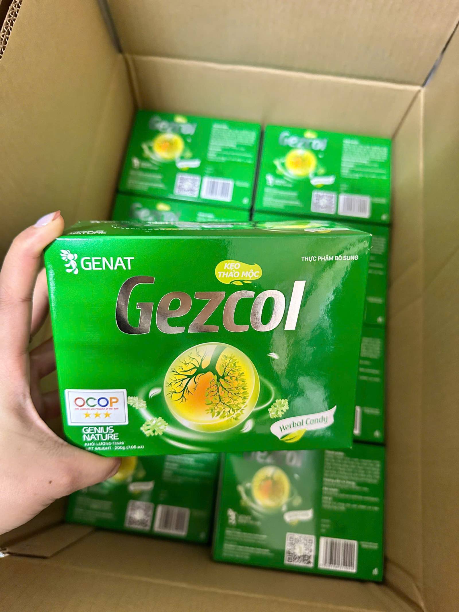 Viên Ngậm Kẹo Ngậm Genat Gezcol (100 Viên Cải) xanh lá đậm