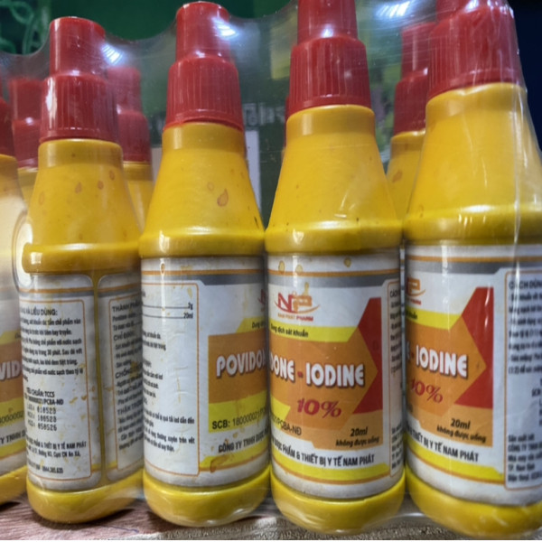 Povidon Iod 10% _Nam Phát (Cọc/10 Lọ/20Ml) K78- Bé