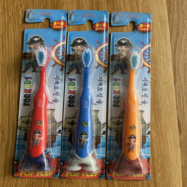 Bàn Chải Trẻ Em Hình Cướp Biển Soft (Vỉ/1Cái)