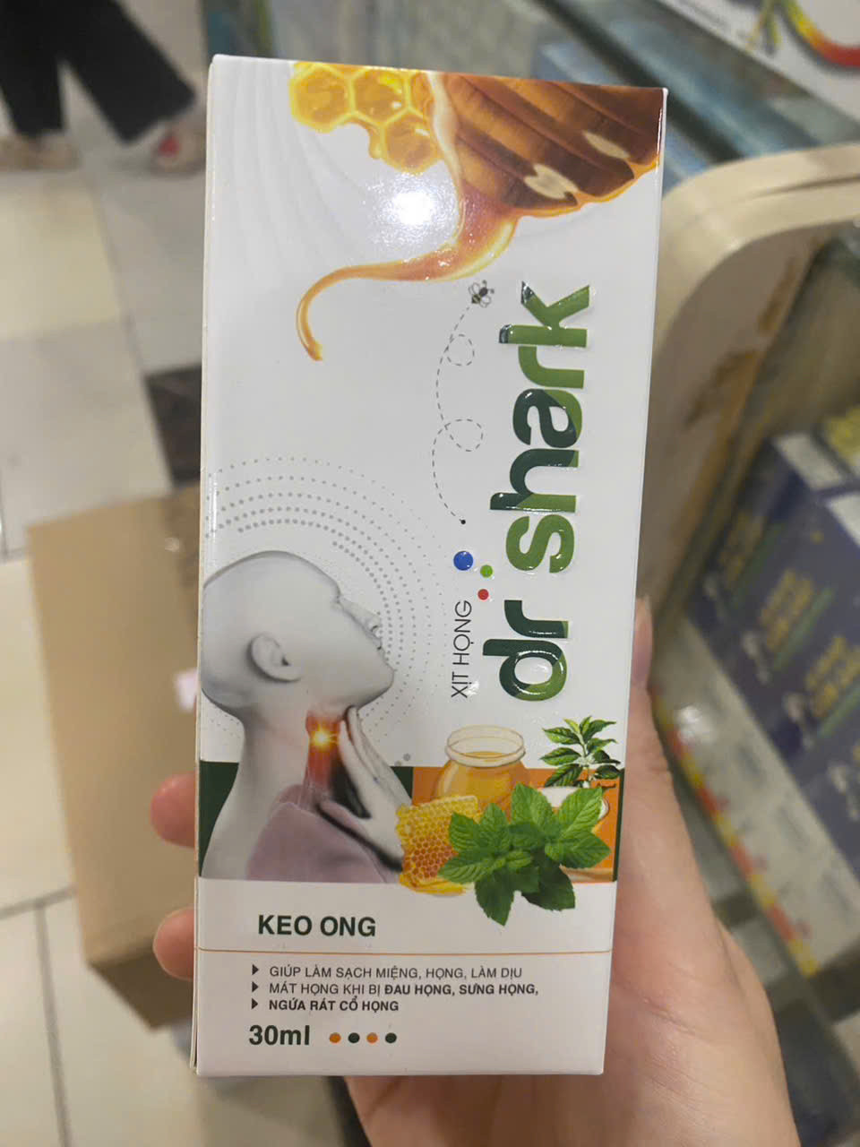 Xịt Họng Keo Ong Dr Shark _Pháp Âu (Lọ30Ml)