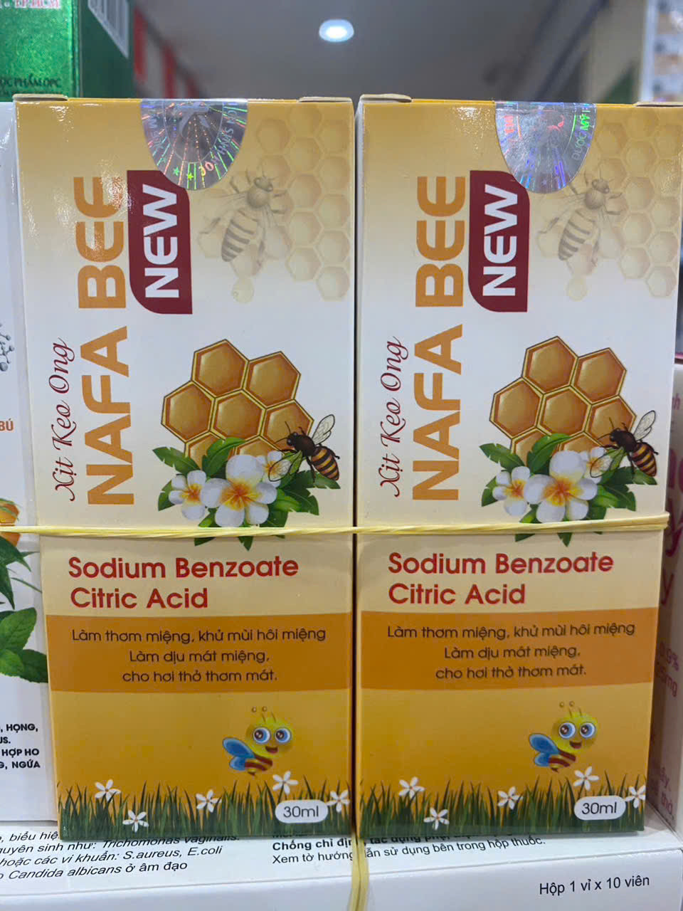 Xịt Họng Keo Ong Nafa Bef New _ (Lọ30Ml)