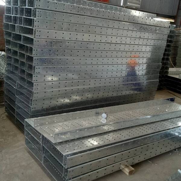 Máng cáp mạ kẽm nhúng nóng 200x100 dày 1,5 ly