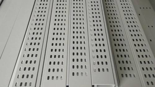 Ưu điểm nổi trội của máng cáp 100x50 - Báo giá máng cáp giá rẻ