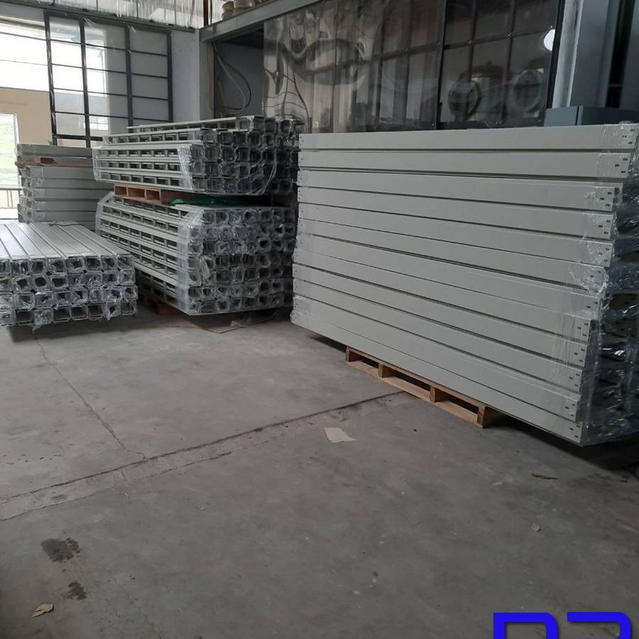 Đơn hàng thang cáp sơn tĩnh điện tại xưởng sơn NP Việt Nam