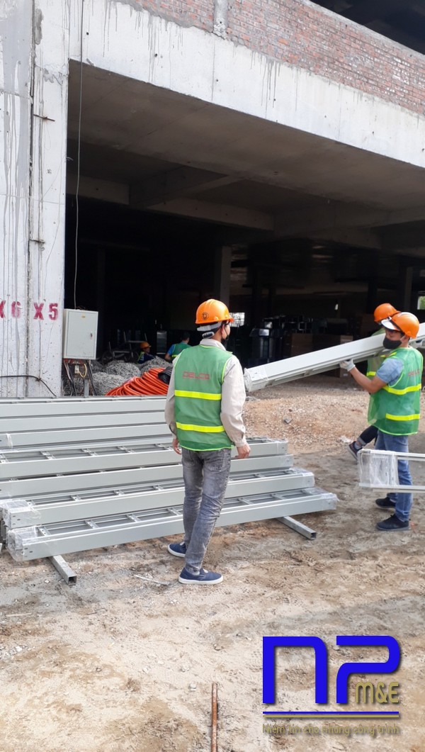 Thang cáp sơn tĩnh điện 300x100