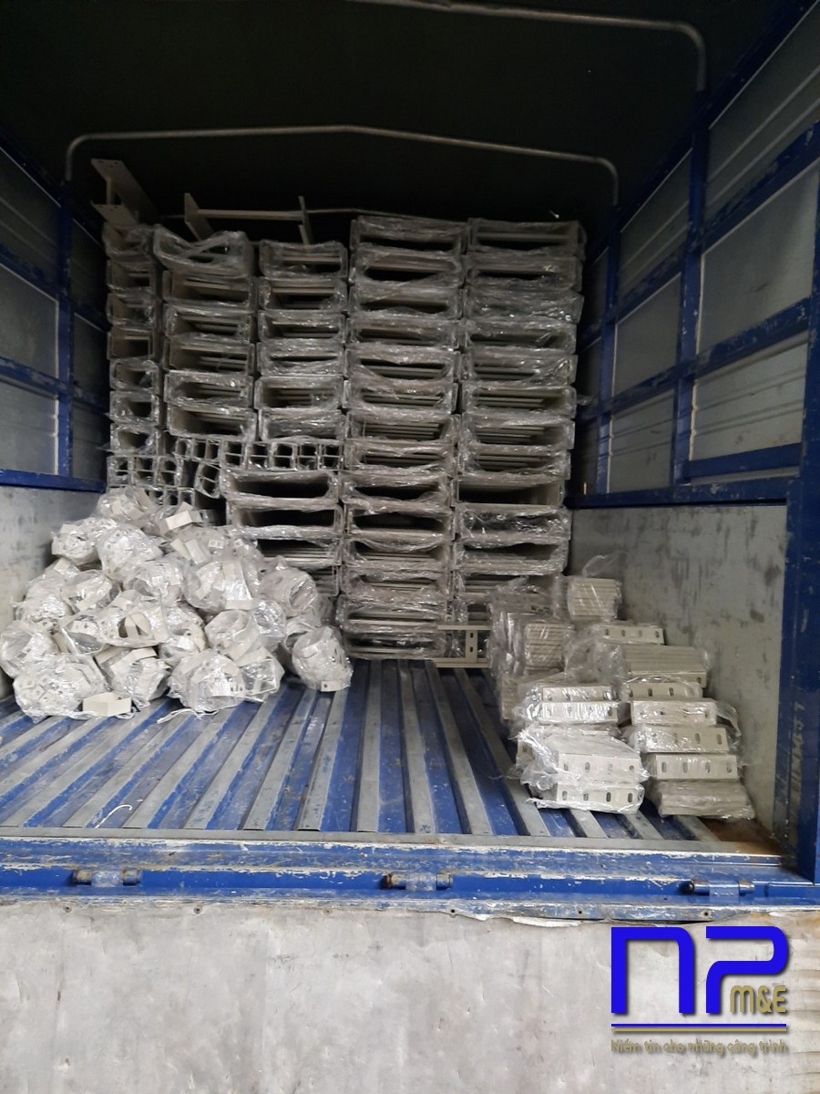 Thang cáp sơn tĩnh điện 300x100