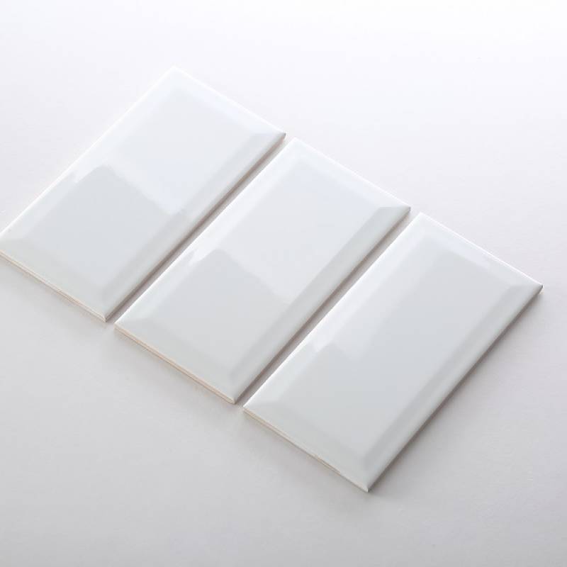 Gạch thẻ trang trí màu trắng bóng vát KT 75x150mm V751500X