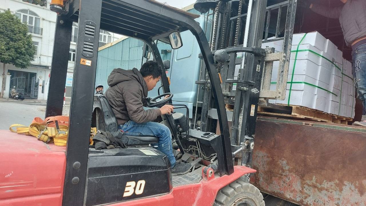 Cung cấp đơn hàng gạch thẻ cho công trình KCN Tân Trường, Hải Dương. 