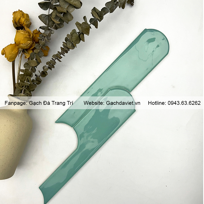 Gạch thẻ ốp tường 70x280mm hình sáng tạo màu xanh lá nhạt VGT-ST003