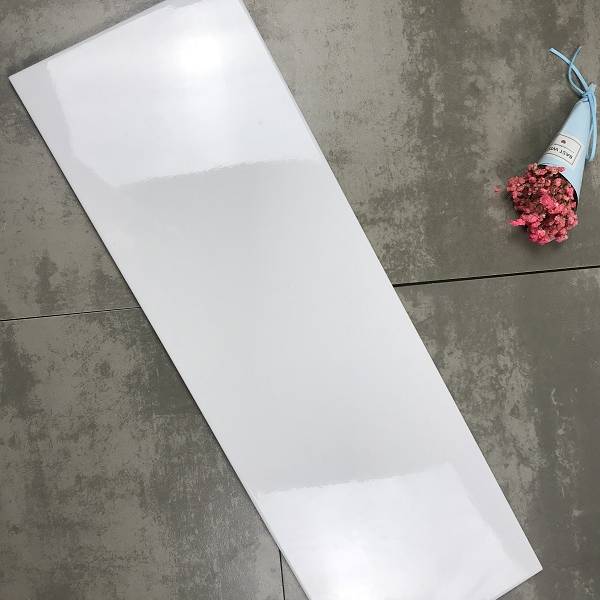 Gạch thẻ trắng bóng phẳng 200*600mm V2600