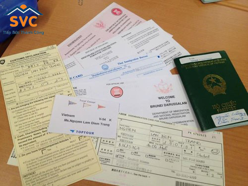 Hồ sơ bao gồm các nhóm: giấy tờ tùy thân, chứng minh năng lực học tập và chứng minh tài chính