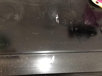 Bếp canzy vỡ mặt kính đun nấu rất nguy hiểm