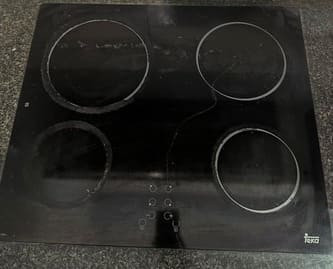 Nên thay mặt kính bếp ngay khi thấy nứt vỡ Nên thay mặt kính bếp ngay khi thấy nứt vỡ