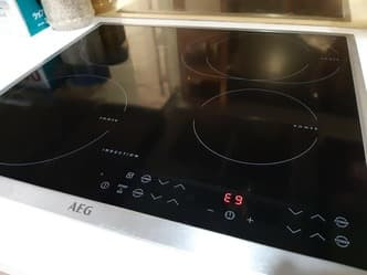 Bếp từ lỗi không nấu được nên gọi thợ sửa Bếp từ lỗi không nấu được nên gọi thợ sửa