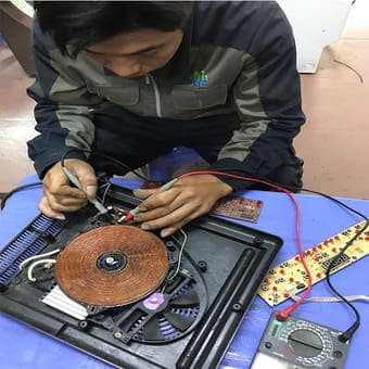 Thợ đến tận nhà để sửa chữa bếp điện từ cho bạn