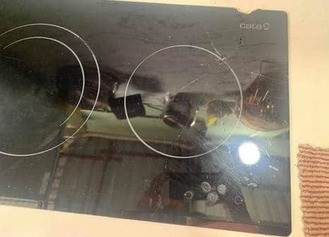 Bếp Cata nứt vỡ kính cần phải thay thế sớm Bếp Cata nứt vỡ kính cần phải thay thế sớm
