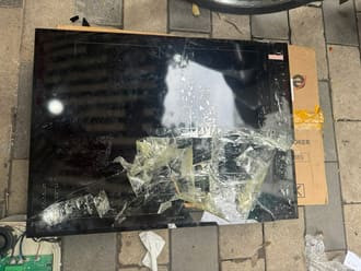 Bếp đa điểm vỡ mặt kính cần thay ngay Bếp đa điểm vỡ mặt kính cần thay ngay