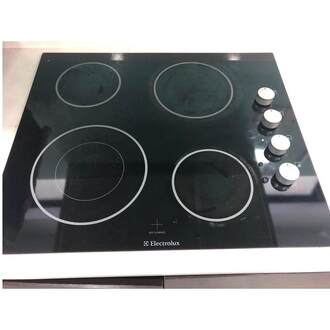 Bếp điện electrolux 4 bếp khi đun nấu khá nóng