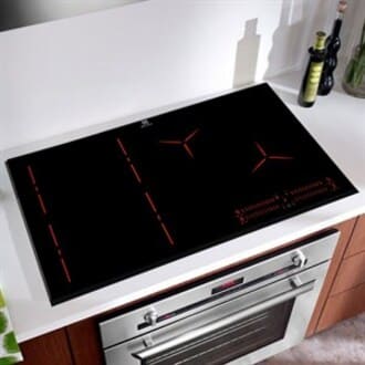 Bếp electrolux điện từ khung thép ít bị nứt vỡ kính