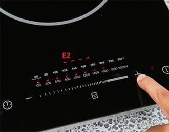 Bếp electrolux nhấp nháy đèn liên tục k bấm được