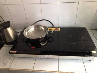 Bếp từ Genny hỏng do ẩm ướt hoặc nước vào Bếp từ Genny hỏng do ẩm ướt hoặc nước vào