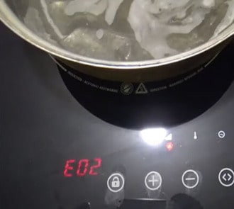 Bếp hồng ngoại vỡ mặt kính đun nấu bị báo lỗi Bếp hồng ngoại vỡ mặt kính đun nấu bị báo lỗi