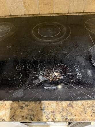 Bếp năm vỡ kính nghiêm trọng không đun nấu được