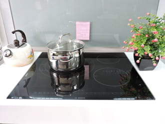 Bếp từ bosch chạy tự bật tự ngắt liên tục nhiều lần Bếp từ bosch chạy tự bật tự ngắt liên tục nhiều lần