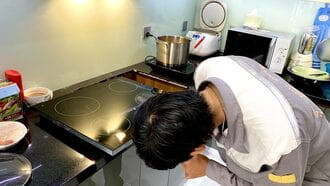 Bếp từ hỏng do tay ẩm ướt hỏng mạch Bếp từ hỏng do tay ẩm ướt hỏng mạch