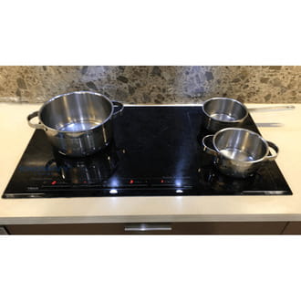 Bếp teka đang nấu báo lỗi nên tắt đi sớm nhất có thể