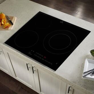 Giá bếp từ ba electrolux cao hơn giá bếp đôi