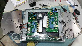 Bếp từ Bosch hỏng do ẩm ướt, nước vào trong mạch Bếp từ Bosch hỏng do ẩm ướt, nước vào trong mạch