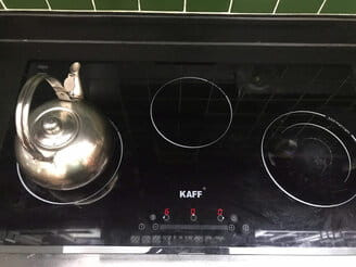 Lưu ý tránh vỡ kính bếp từ khi sử dụng Lưu ý tránh vỡ kính bếp từ khi sử dụng