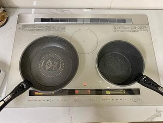 Mặt bếp từ bẩn cháy xem không nguy hiểm mà xấu Mặt bếp từ bẩn cháy xem không nguy hiểm mà xấu