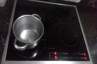 Nguyên nhân khiến bếp từ electrolux báo lỗi