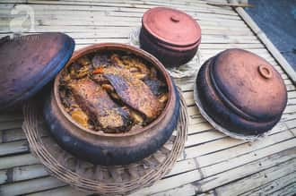 Nồi đất trước đây được đun nấu bằng than củi