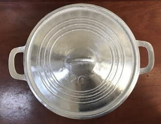 Nồi gang ngày xưa không nấu được bếp từ