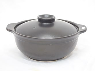 Nồi gốm đáy từ có thiết kế y như nồi đất thường Nồi gốm đáy từ có thiết kế y như nồi đất thường
