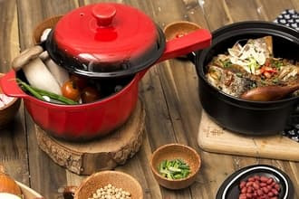 Nồi gốm nguyên chất sẽ không nấu được trên bếp từ Nồi gốm nguyên chất sẽ không nấu được trên bếp từ