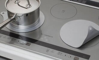 Nồi nhôm đun trên bếp từ có giá thành rẻ và nhẹ Nồi nhôm đun trên bếp từ có giá thành rẻ và nhẹ