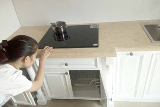 Quy trình sửa bếp từ canzy tại nhà chuyên nghiệp