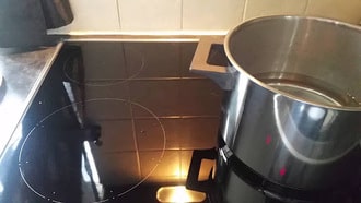 Mẹo sử dụng bếp từ hiệu quả không bị nháy đèn