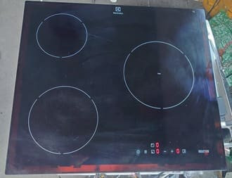 Sử dụng không đúng làm vỡ kính bếp Sử dụng không đúng làm vỡ kính bếp