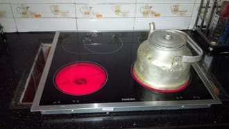 Chuyên thực hiện sửa bếp hồng ngoại hỏng mặt kính Chuyên thực hiện sửa bếp hồng ngoại hỏng mặt kính