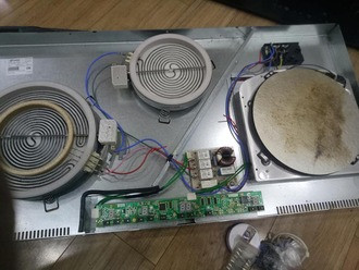 Thực hiện sửa bếp hồng ngoại mất nguồn tại nhà Thực hiện sửa bếp hồng ngoại mất nguồn tại nhà