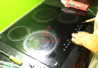 Sửa bếp từ bật tắt liên tục để đảm bảo an toàn Sửa bếp từ bật tắt liên tục để đảm bảo an toàn