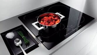 Sửa bếp từ bốn vùng nấu tại Duy Tân Cầu Giấy Sửa bếp từ bốn vùng nấu tại Duy Tân Cầu Giấy