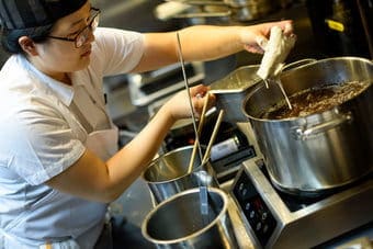 Sửa bếp điện từ để không bị gián đoạn nấu nướng Sửa bếp điện từ để không bị gián đoạn nấu nướng