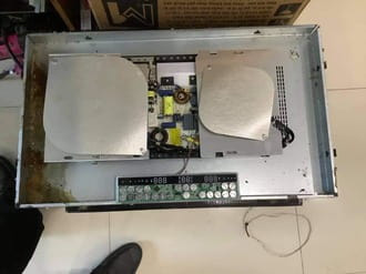 Bếp từ hỏng do vỡ mặt kính cần thay mới Bếp từ hỏng do vỡ mặt kính cần thay mới